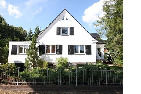 Luxuriöses Einfamilienhaus mit hochwertiger Ausstattung in Toplage von Falkensee/Finkenkrug!