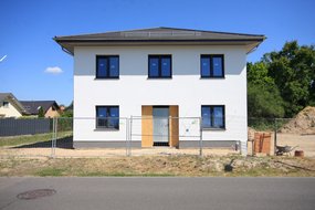 Neubau in Toplage: Exklusives Einfamilienhaus mit bester Ausstattung in Berlin sowie Bahnhofsnähe