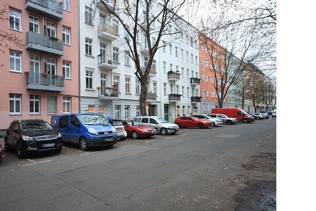 Neuwertige und schöne Zwei-Zimmer-Wohnung mit Terrasse in direkter Nähe zum Volkspark Friedrichshain