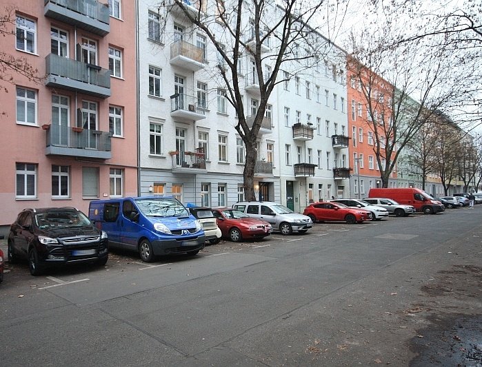 Neuwertige und schöne Zwei-Zimmer-Wohnung mit Terrasse in direkter Nähe zum Volkspark Friedrichshain