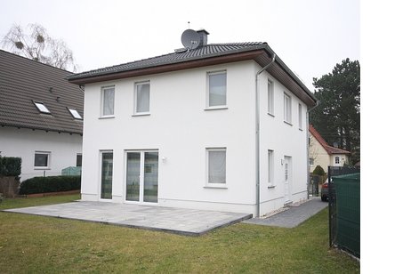 Neuwertiges Niedrigenergiehaus Bj. 2013 mit hochwertiger Ausstattung auf sonnigem Südgrundstück