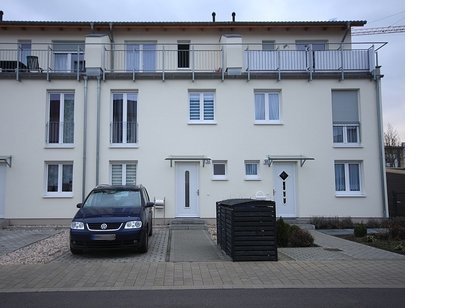 Neuwertiges und großzügiges Reihenmittelhaus mit hochwertiger Ausstattung in Toplage