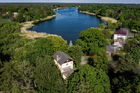 RARITÄT! Haus Garmisch von 1937 direkt am Falkenhagener See mit einmaligem Seeblick