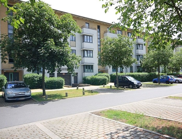 Schöne Drei-Zimmer-Wohnung mit Loggia in ruhiger Lage und direkter Nähe zu Berlin
