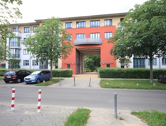 Schöne Zwei-Zimmer-Wohnung mit Balkon in ruhiger Lage und direkter Nähe zu Berlin