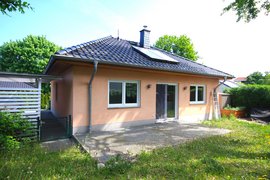 Schöner Bungalow mit bester Ausstattung auf sonnigem Südwestgarten