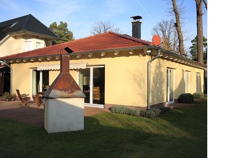 Schöner und sehr gepflegter Bungalow auf sonnigem Süd-/West-Grundstück in ruhiger Wohnlage
