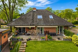 Schönes Ein- bis Zweifamilienhaus mit Einliegerwohnung im modernen Landhausstil in bester Villenlage