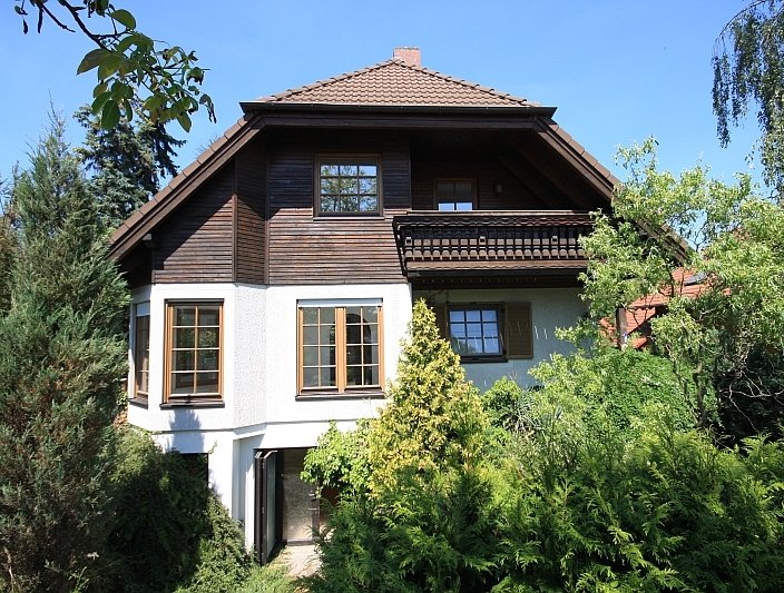 Schönes Einfamilienhaus im bayrischen Landhaustil in ruhiger und direkter Nähe des Stadtzentrums!