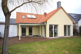 Schönes Einfamilienhaus im Bungalowstil mit bester Ausstattung in beliebter Lage von Dallgow-Döberitz