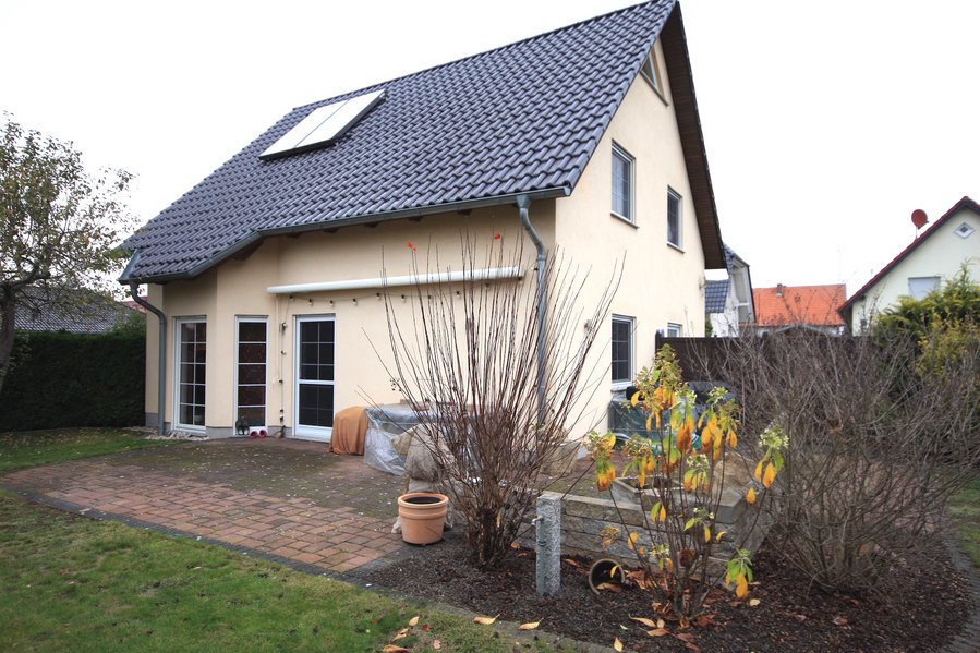 Schönes Einfamilienhaus mit bester Ausstattung und Garage in direkter Berlin sowie Bahnhofsnähe