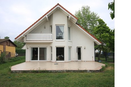 Schönes, lichtdurchflutetes Einfamilienhaus auf sonnigem Südgrundstück