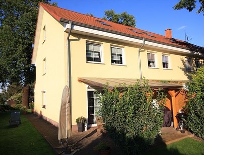 Schönes Reihenendhaus mit bester Ausstattung auf sonnigem Süd/West-Grundstück