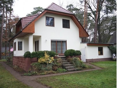 Schönes, vollunterkellertes Einfamilienhaus mit Doppelgarage auf sonnigem Süd-/Westgrundstück