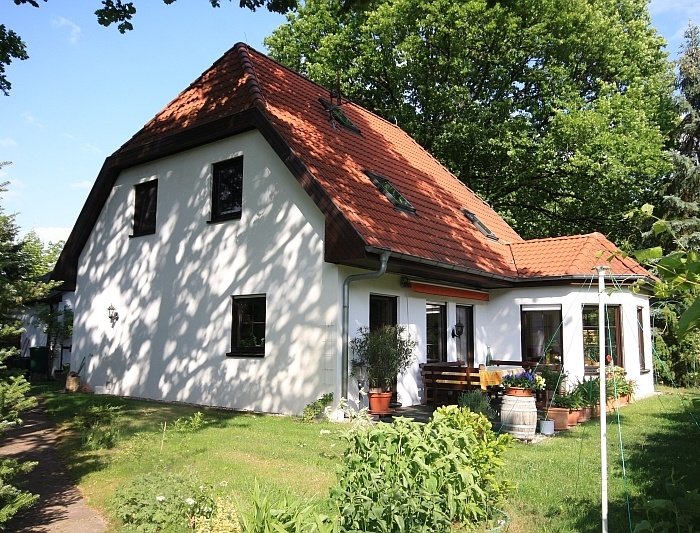Sehr gepflegtes, großzügiges Einfamilienhaus auf sonnigem Südgrundstück direkt am Wäldchen