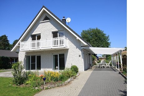 Sehr schönes Einfamilienhaus mit bester Ausstattung auf sonnigem Gartengrundstück!