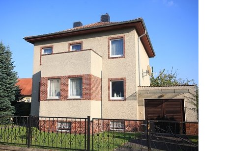 Solides Einfamilienhaus aus den 30er Jahren in ruhiger Wohnlage in optimaler Bahnhofsnähe