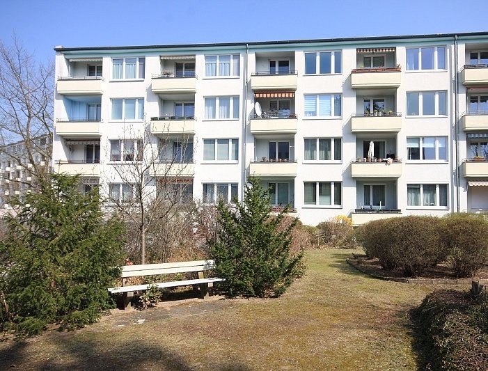 Sonnige und schöne Eineinhalb-Zimmer-Wohnung in beliebter Wohnlage von Berlin-Westend