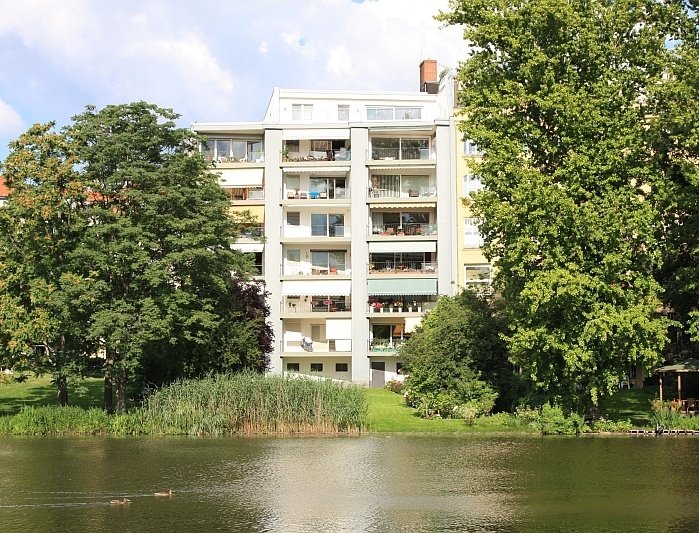 Spektakuläre, lichtdurchflutete Drei-Zimmer-Wohnung mit einmaligem Blick auf den Lietzensee!