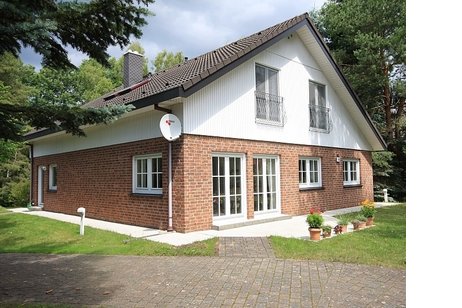 Top gepflegtes Einfamilienhaus auf parkähnlichem Grundstück mit Weitblick auf Felder und Wiesen