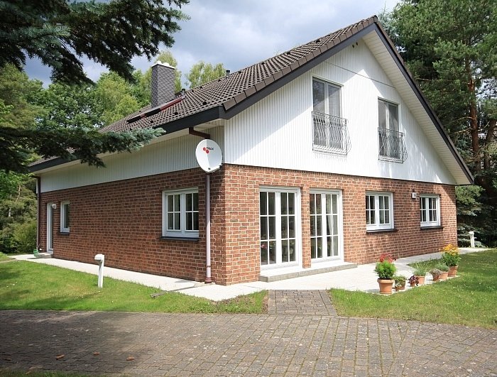 Top gepflegtes Einfamilienhaus auf parkähnlichem Grundstück mit Weitblick auf Felder und Wiesen