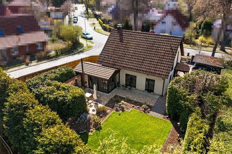 Top gepflegtes Niedrigenergiehaus mit gehobener Ausstattung in begehrter Bestlage von Waldheim