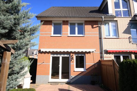 Top gepflegtes Reihenendhaus mit bester Ausstattung auf sonnigem Süd-/West-Grundstück