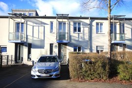 Top gepflegtes Reihenmittelhaus mit Wintergarten und Garage auf sonnigem Süd-/West-Grundstück