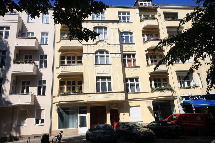 Traumhafte Drei-Zimmer-Altbauwohnung von 1907 in ruhiger Wohnlage und in direkter Nähe zum Adenauer Platz