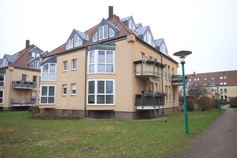 Vermietete 1-Zimmer-Erdgeschosswohnung mit Terrasse und Tiefgaragenstellplatz in ruhiger Wohnlage
