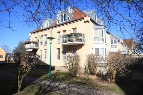 Vermietete 1-Zimmer-Erdgeschosswohnung mit Terrasse und Tiefgaragenstellplatz in ruhiger Wohnlage