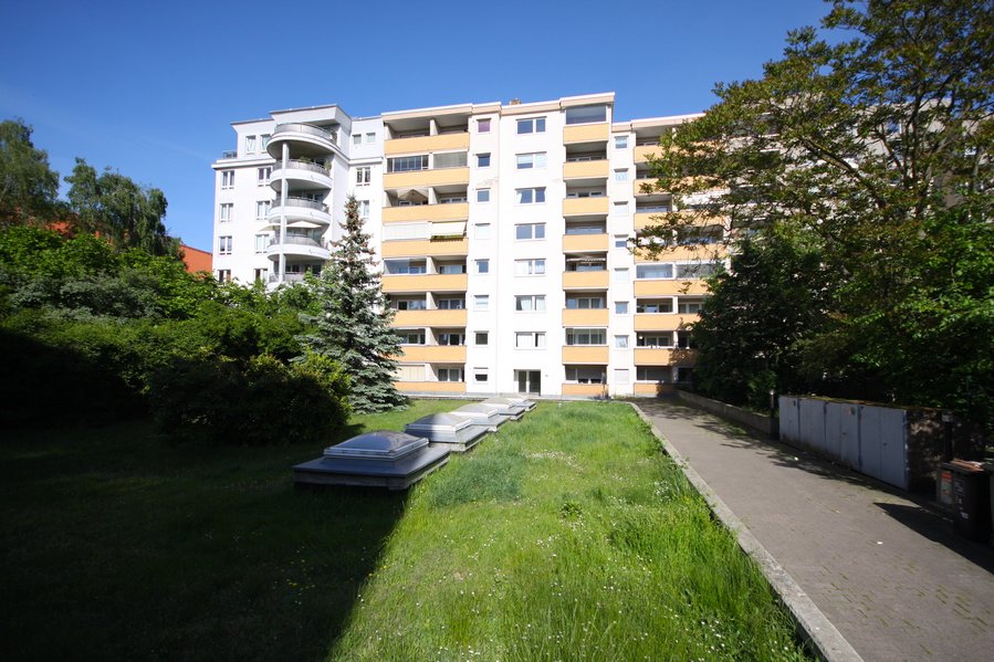 Vermietete 1-Zimmer-Wohnung mit Balkon und Tiefgaragenstellplatz – zentrale Lage in Berlin