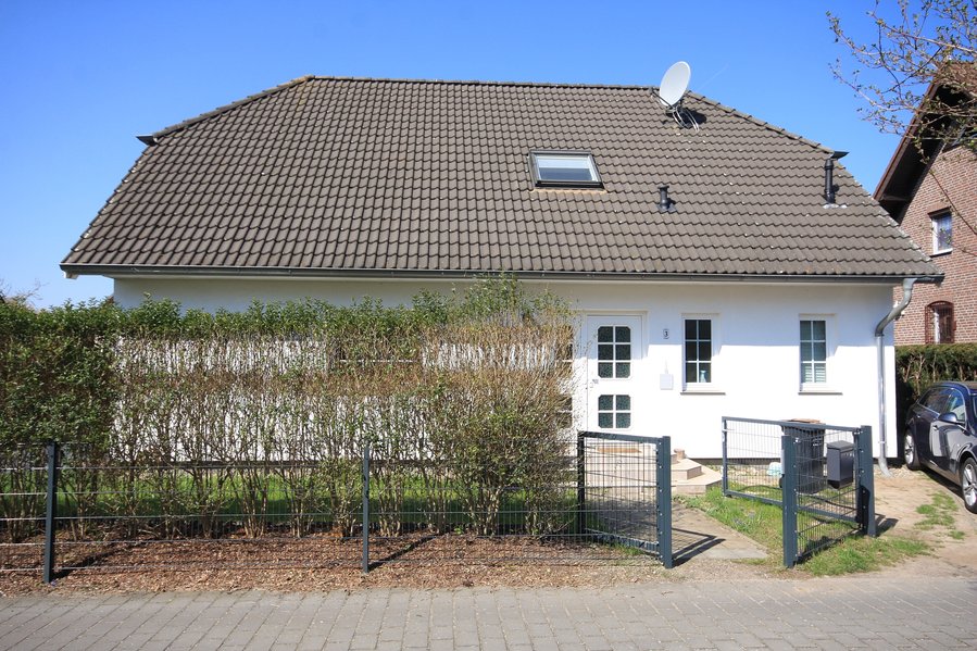 Vermietetes Einfamilienhaus mit bester Ausstattung auf sonnigem Süd-/West-Grundstück